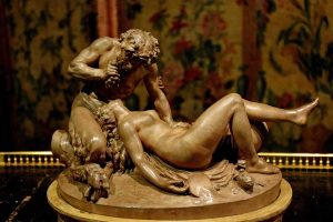 Gülbenkyan Müzesi heykelleri fotoğrafları Nemf ve Satir, Paris 1764 - Portugal Lisbon Calouste Gulbenkian Museum (Museu Calouste Gulbenkian) Nymph and Satyr