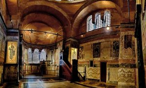 İstanbul Kariye Camii Naosu, mozaikleri, mihrap ve minberi