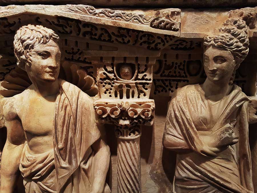 Konya Arkeoloji Müzesi eserleri Roma dönemi salonu Sidemara tipinde lahit detayı MS 3yy - Konya Archaeological Museum detail of the Roman Period Sidemara typed sarcophagus