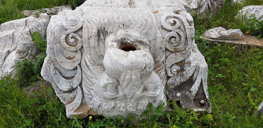 Kyzikos antik kenti aslan başlı sütun başı Kapıdağ yarımadası Erdek Bandırma - Kyzikos ancient city column head with lion head, Kapidag peninsula Turkey