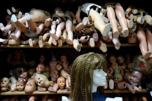 Oyuncak Bebek Hastanesi ve müzesi - Lisbon The Doll Hospital and museum (Hospital de Bonecas)