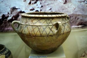 Malatya müzesi görselleri Arslantepe höyüğü buluntuları Hitit çömleği - Arslantepe mound Hittite pot