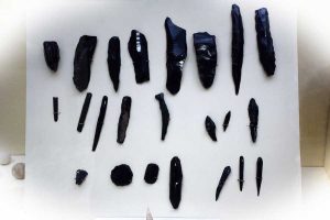 Malatya müzesi görselleri Cafer höyük Neolitik çağ aletleri MÖ 7000 - Malatya Museum Cafer mound Neolithic tools 7000 BC
