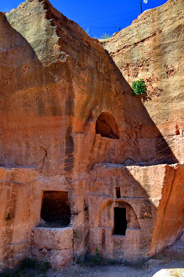 Güneydoğu turu Dara Antik Kenti kayadan oyma bina Dara harabeleri veya Dara antik kenti fotoğrafları - Ancient rock settlements, Mesopotamian Ruins of Dara photos, Southeast Anatolia Region Turkey