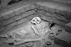 Mardin Müzesi Girnavaz Kazısı Erken Sümer Dönemi mezarı MÖ 3000 - Mardin Museum Gırnavaz Excavation Early Sumerian Necropolis 3000 BC