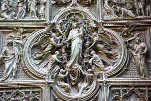 Milano Duomo katedrali ana bronz kapı detayı - detail of main bronze door of the Milan Cathedral (Duomo di Milano)