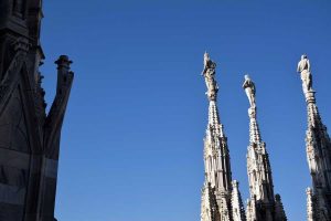 Milano gezilecek yerler Duomo katedrali çatı heykelleri - Duomo di Milano roof pinnacle sculptures photos