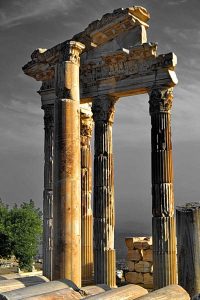 Pergamon antik kenti Trajan tapınağı fotoğrafları - Trajaneum, Pergamon ancient city photos