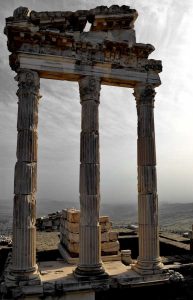 Pergamon antik kenti fotoğrafları Trajan tapınağı - Trajaneum, Pergamon ancient city photos