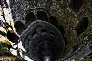 Sintra Ters Kule fotoğrafları - Sintra Quinta da Regaleira Inverted tower