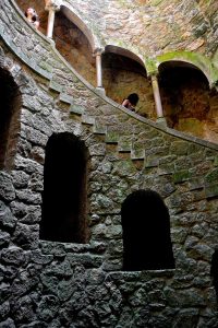 Portekiz gezilecek yerler Sintra Ters Kule - Portugal route Sintra Inverted Tower (Quinta da Regaleira)