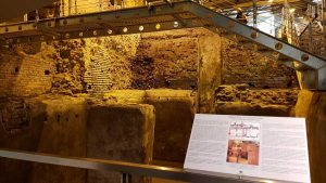 Roma gezilecek yerler Trevi çeşmesi fotoğrafları yeraltı Su şehri - Rome Vicus Caprarius photos City of water