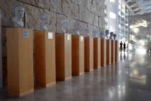 Roma gidilecek yerler Ara Pacis Müzesi Roma imparatorları büstleri - Rome Ara Pacis Museum, Roman emperors busts