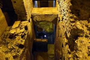 Roma gidilecek yerler Trevi çeşmesi altındaki yeraltı su şehri fotoğrafları - Rome Vicus Caprarius City of water photos