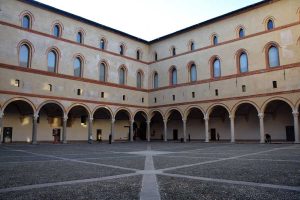 Sforzesco Şatosu Rocchetta avlusu - Sforzesco Castle Rocchetta courtyard