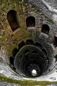 Sintra fotoğrafları Ters Kule - Sintra Quinta da Regaleira Inverted Tower photos