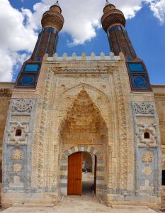 Sivas gezilecek yerler Gök Medrese Taç Kapı - Sivas places to visit Gok Madrasah Portal