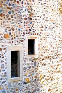 Sümela manastırı restore edilmiş bölüm ve pencerelerin fotoğrafları - windows, Sumela monastery photos