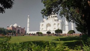Tac Mahal ve Charbagh tarzında bahçesi - Taj Mahal and Charbagh formed garden