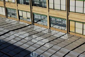 Lingotto eski Fiat araba fabrikası iç avlusu ve detayı - Turin old Fiat car factory inner courtyard and detail
