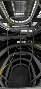 Lingotto eski Fiat araba fabrikası içi panoramik fotoğrafı - Turin old Fiat factory panoramic interior photo