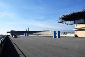 Lingotto eski Fiat fabrikası çatı test pisti ve deneme sürüşü - Turin old Fiat factory roof test track and test drive