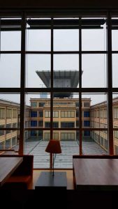 Lingotto eski Fiat fabrikası otel bölümünden iç avlu görünümü - Lingotto old Fiat factory interior courtyard view from the hotel section