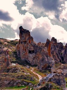 Zelve açık hava müzesi Nevşehir Göreme Ürgüp Kapadokya fotoğrafları - Zelve openair museum, road leading to hermitage, Cappadocia photos